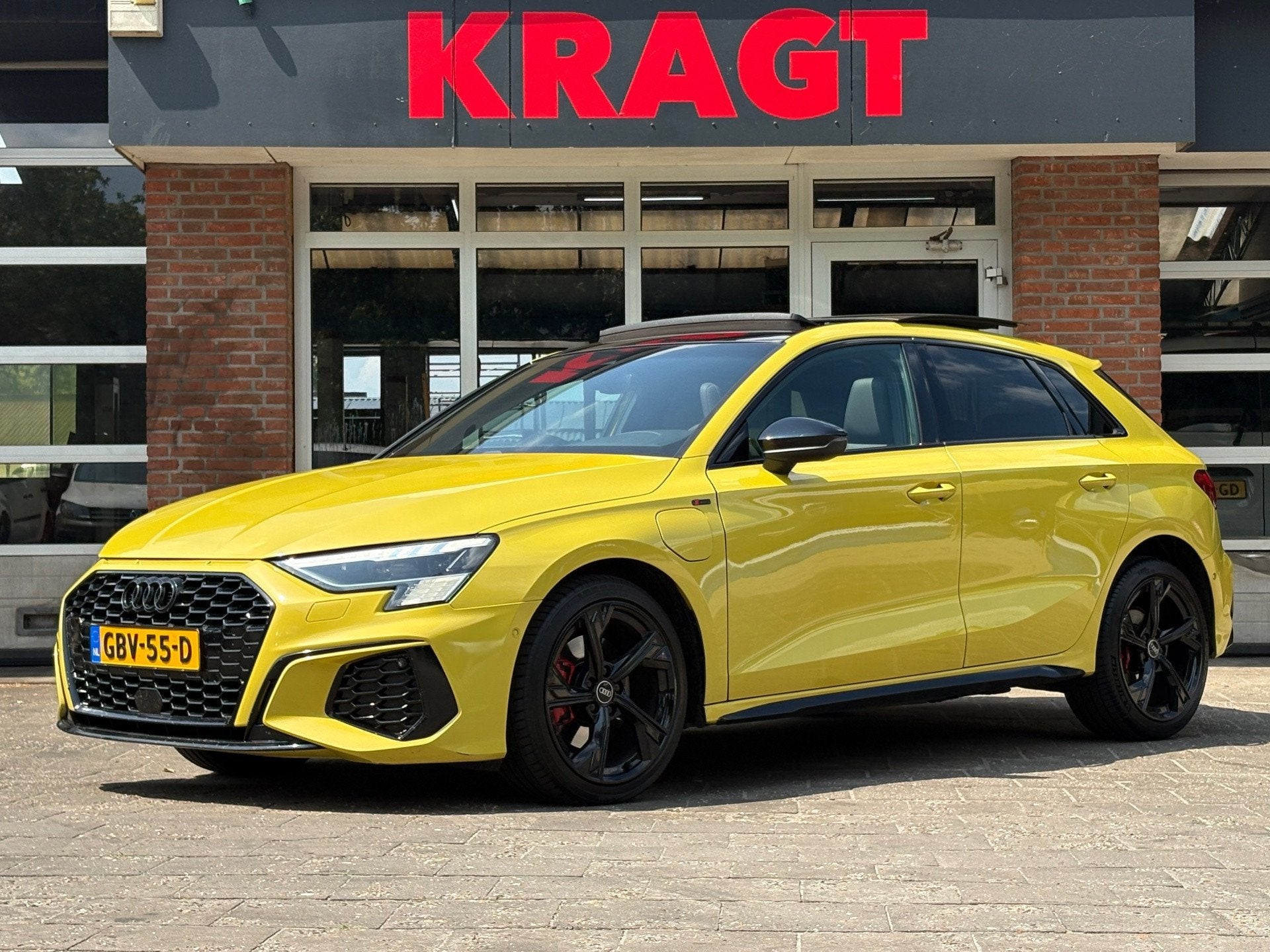 Audi A3 Sportback 40 TFSI e Business edition|Pano|ACC|Matrix, Auto's, Audi, Gebruikt, 4 cilinders, Alcantara, Hybride Elektrisch/Benzine
