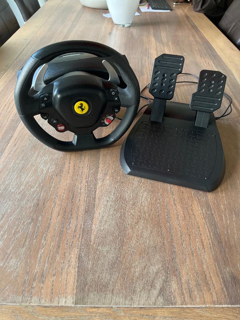 Ferrari stuur voor op ps4, Spelcomputers en Games, Spelcomputers | Sony PlayStation Consoles | Accessoires, Ophalen, Zo goed als nieuw