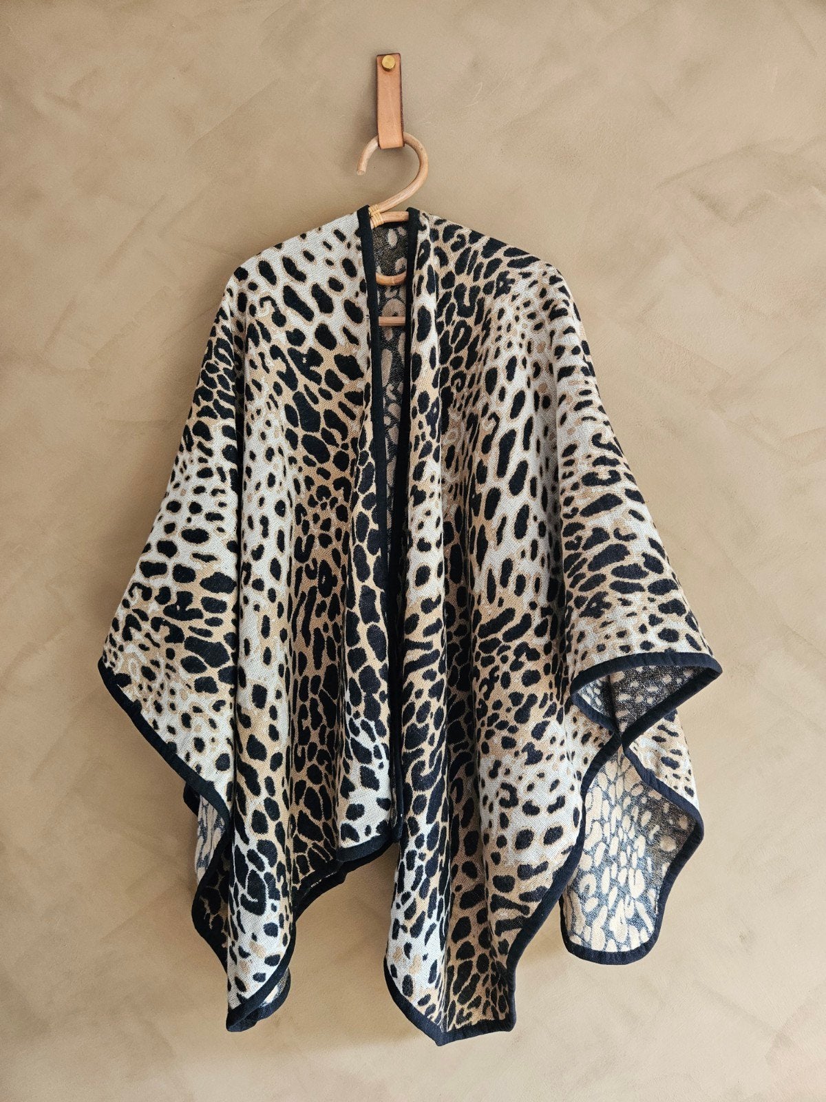 Poncho met panterprint / leopard print, Ophalen of Verzenden, Nieuw