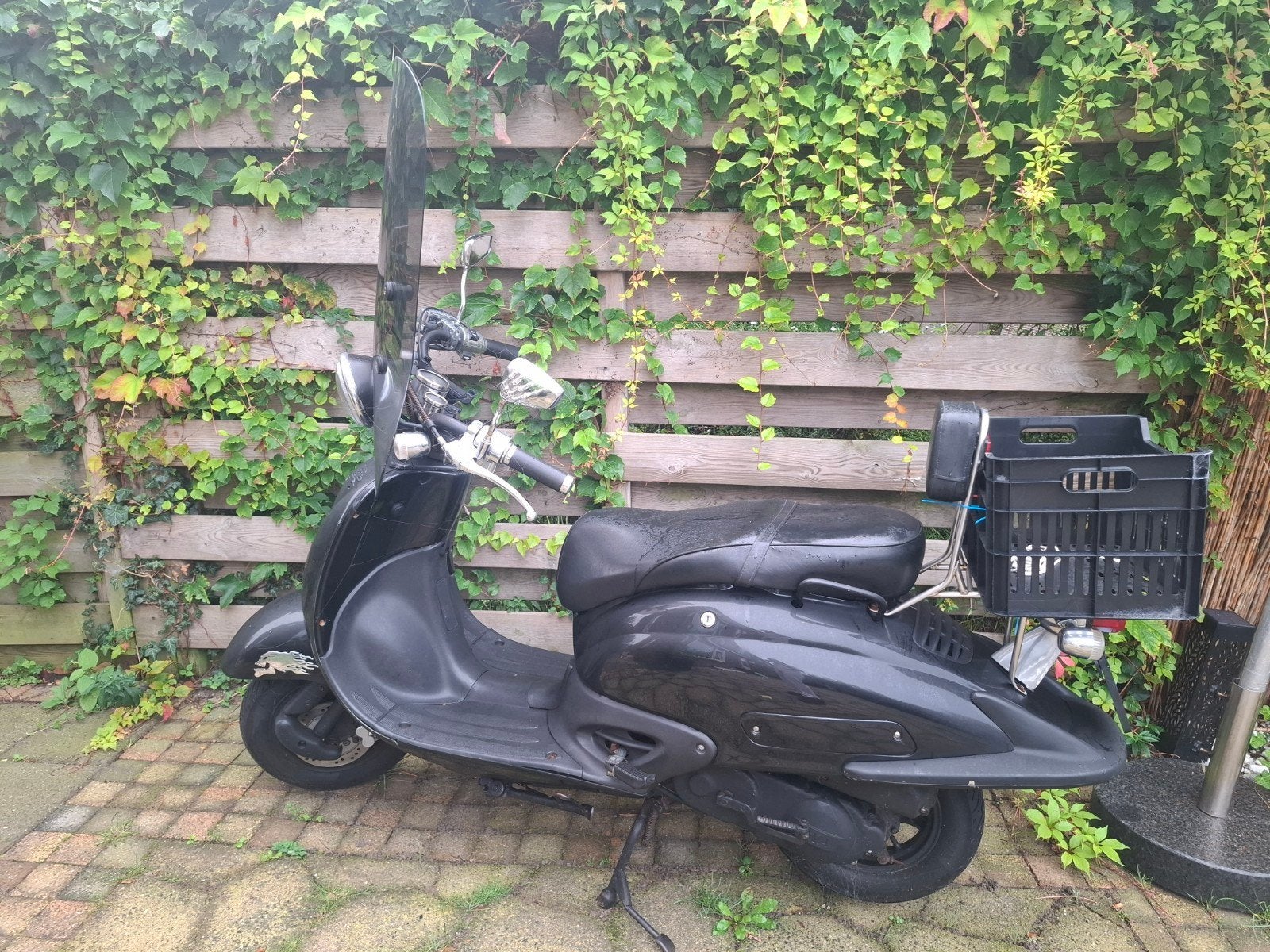Zwarte IVA Scooter met Windscherm en Opbergkrat, Ophalen, Gebruikt, Overige typen, Overige merken
