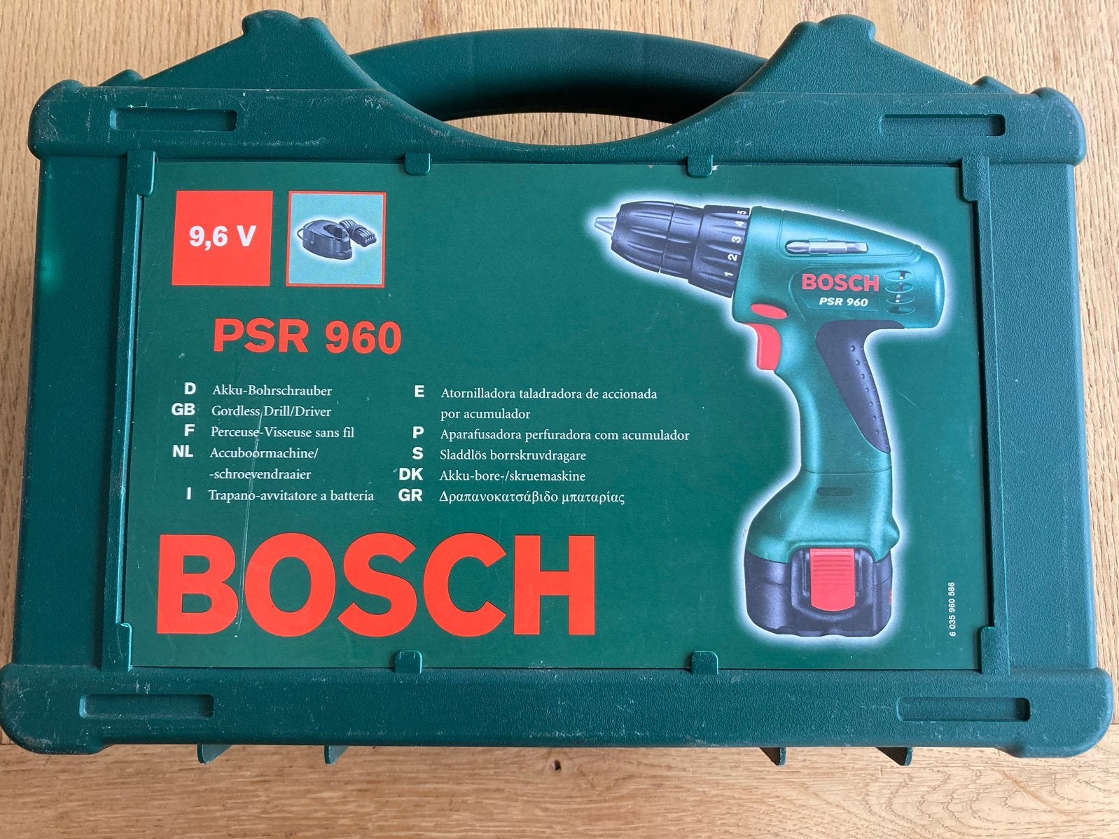 Bosch PSR 960 Accuboormachine met lader en accu, Doe-het-zelf en Verbouw, Ophalen, Gebruikt, Variabele snelheid, Boor- en Schroefmachine