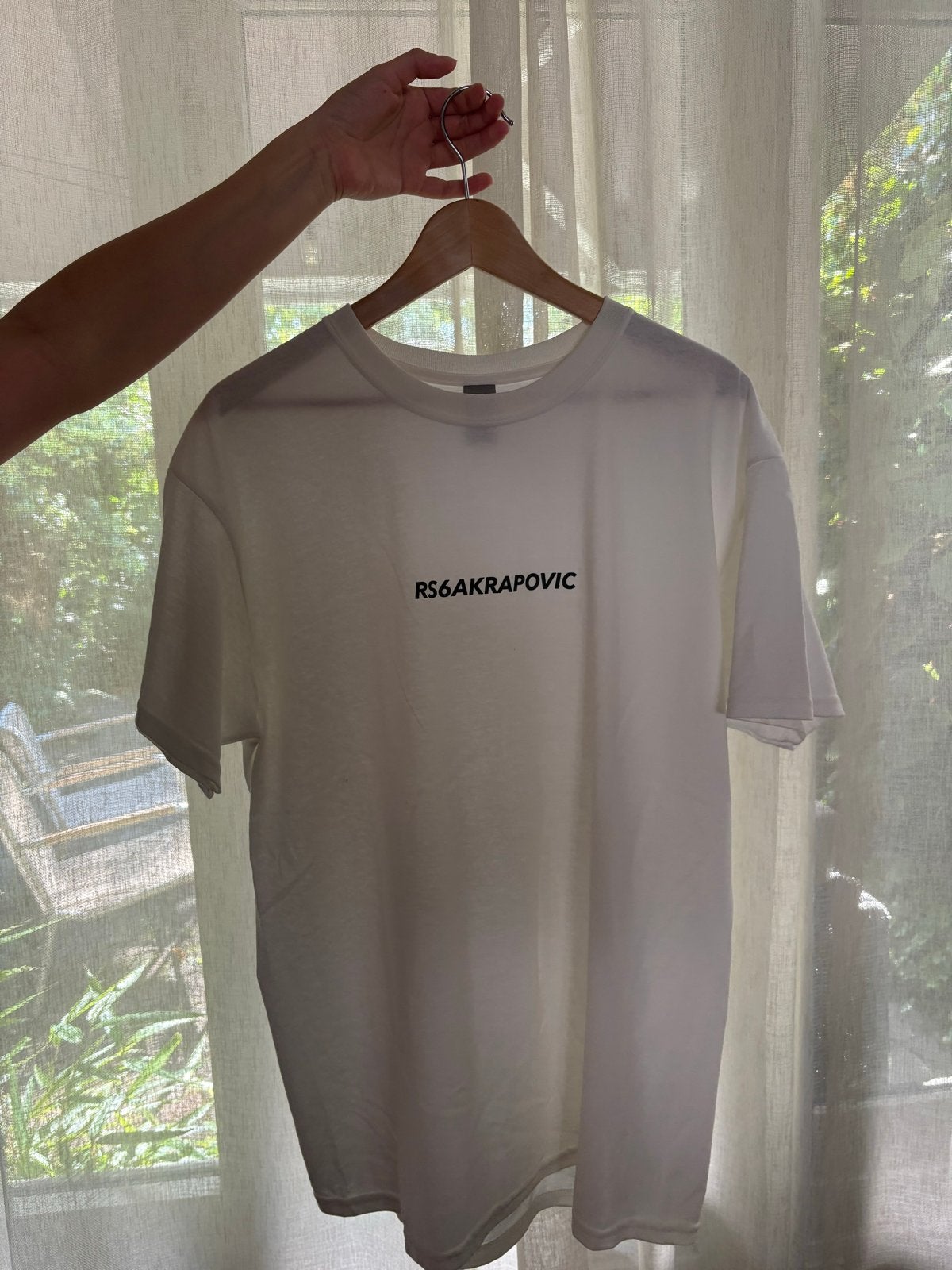 Wit T-shirt met 'RS6AKRAPOVIC' opdruk - Maat L, Verzenden, Zo goed als nieuw, Maat 52/54 (L), Wit