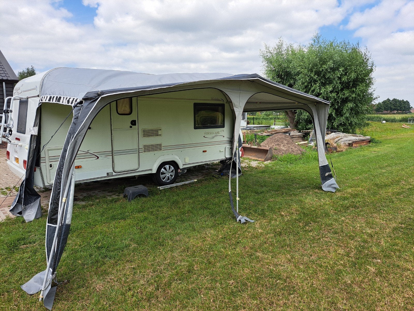 Elddis Hurricane GTX Caravan met Mover en Fietsenrek, Elddis, Rondzit, Omvormbare zithoek, Particulier