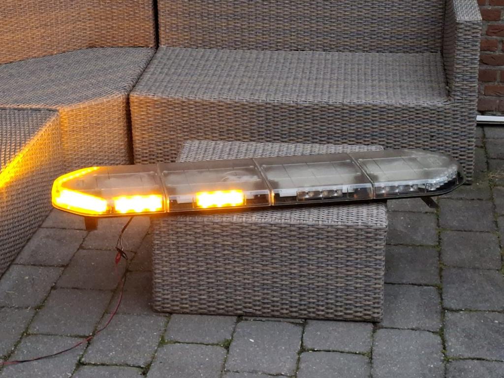 Zwaailicht oranje flitsbalk zwaailamp lichtbalk zwaaibalk, Ophalen
