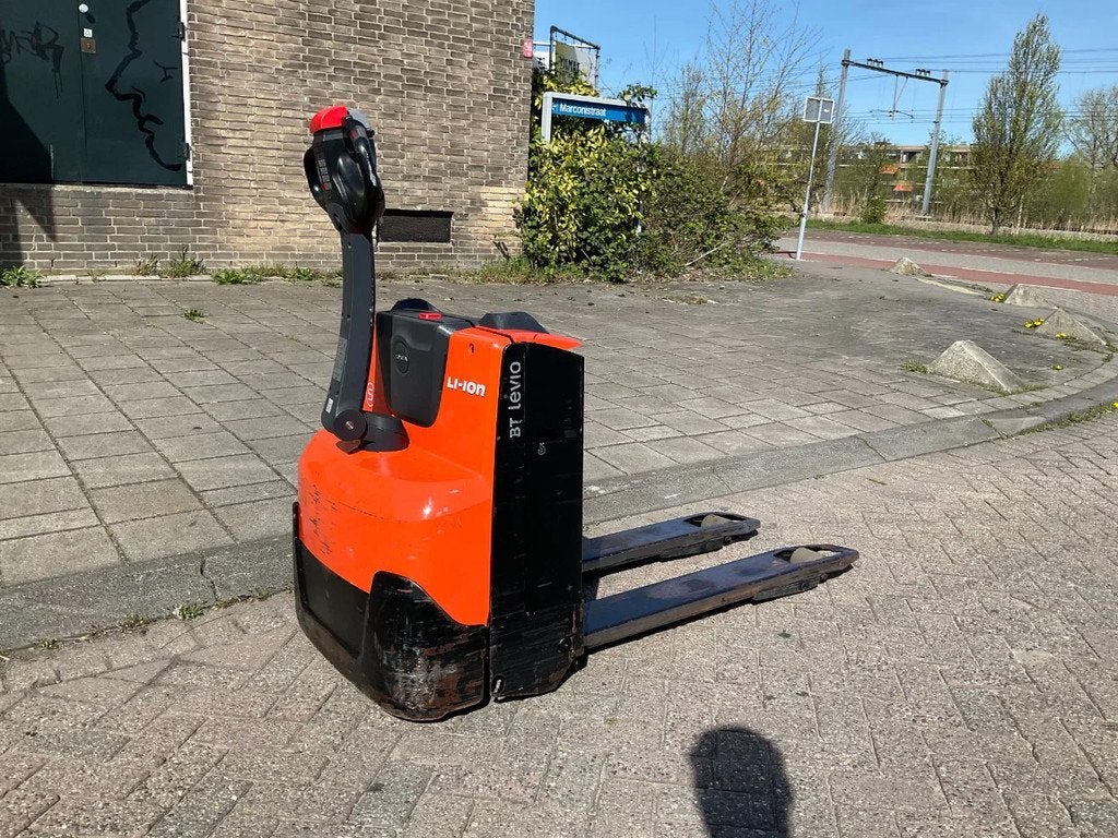 Toyota LWE140 1400KG LITHIUM PALLETWAGEN / HEFTRUCK, Zakelijke goederen, Machines en Bouw | Heftrucks en Intern transport, Palletwagen
