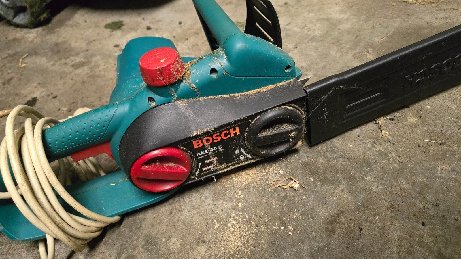 Bosch Kettingzaag AKE 40 S met extra lang snoer, Ophalen, Gebruikt, Kettingzaag, 30 tot 70 mm