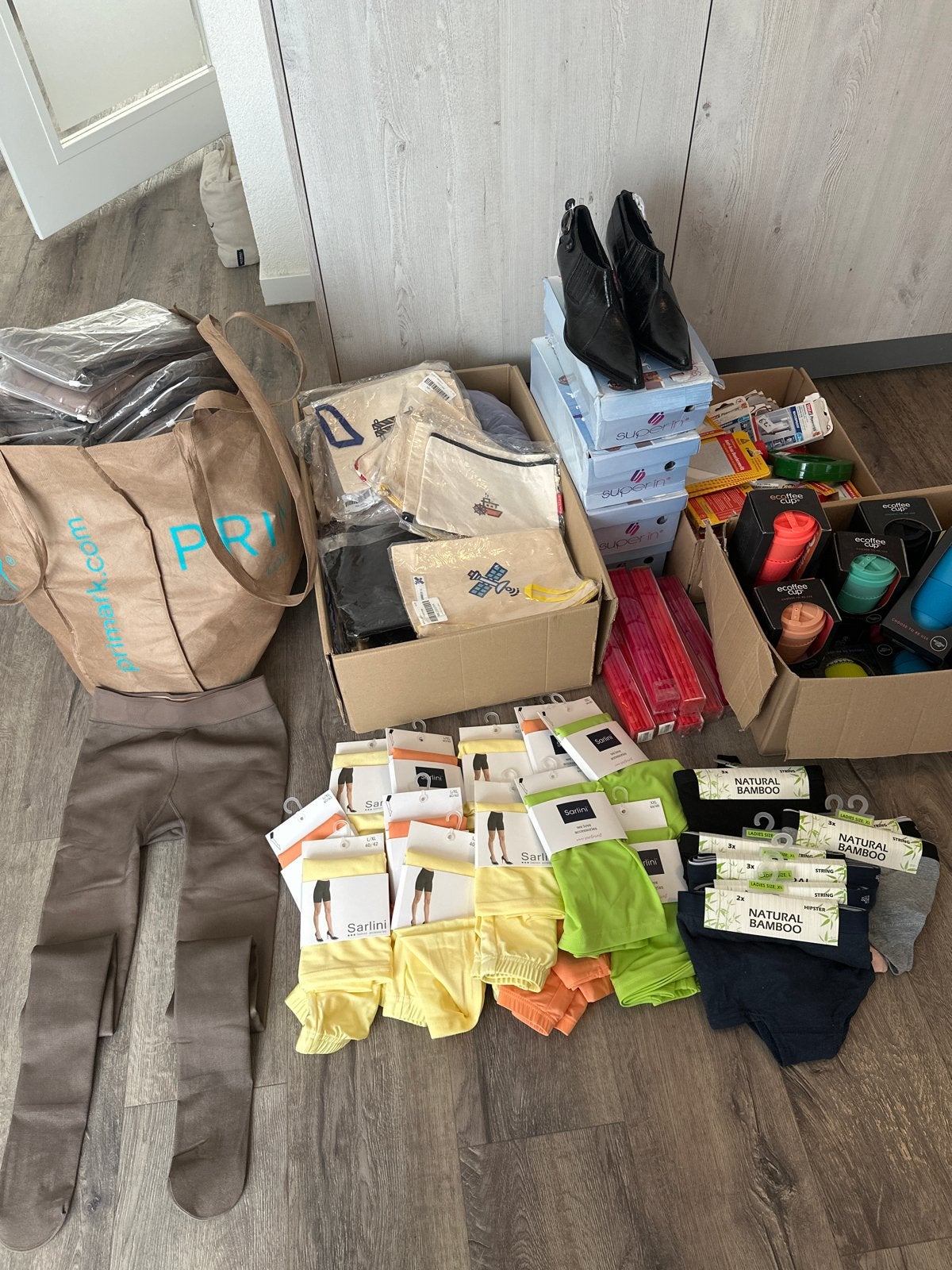 Grote restpartij: kleding, schoenen, spelletjes en meer!, Ophalen of Verzenden, Nieuw