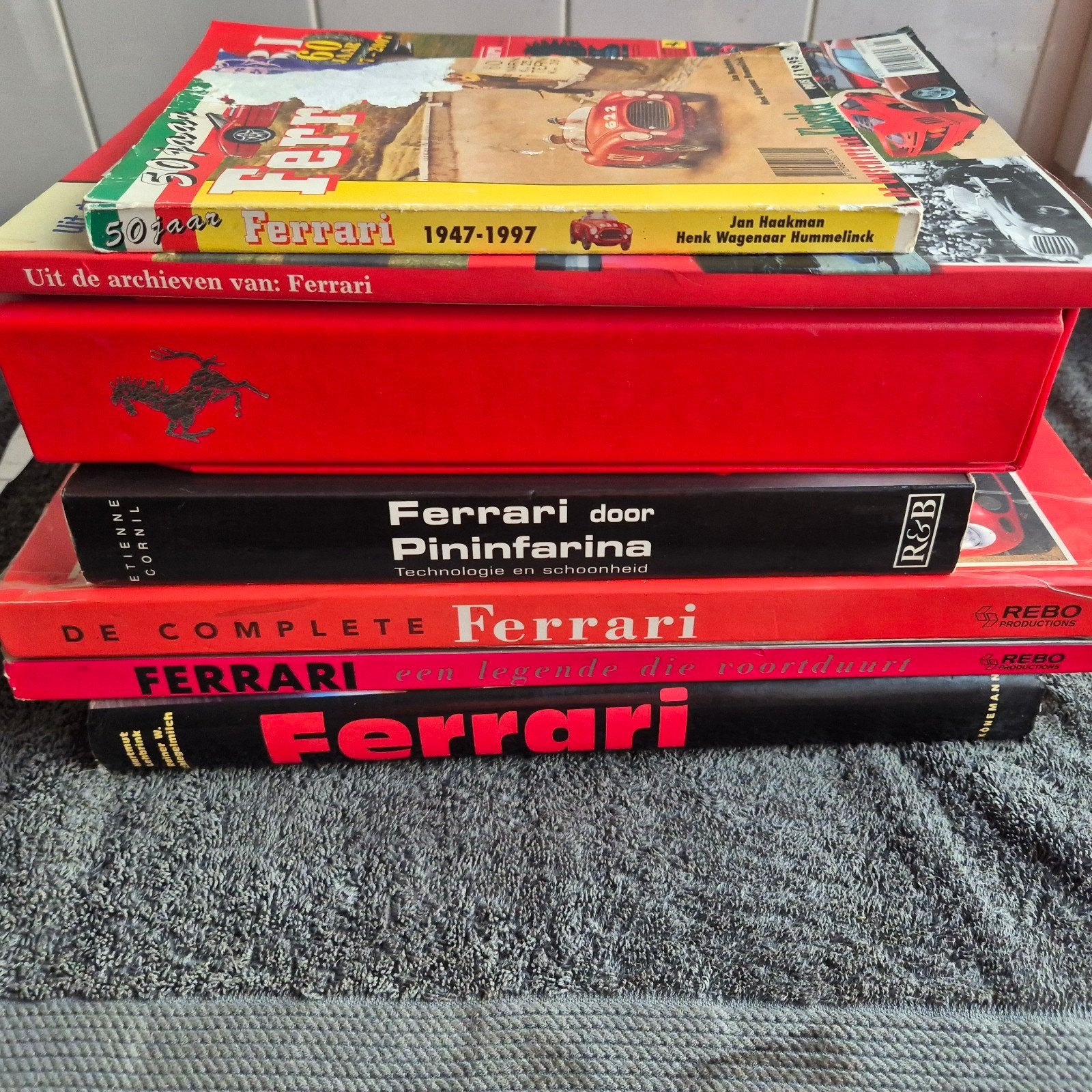 7 zeer uitgebreide boeken  (encyclopedieen) van ferrari, Boeken, Ophalen of Verzenden