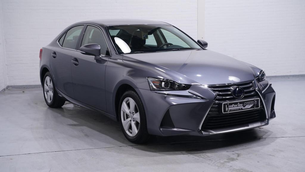 Lexus IS 300h Hybrid Navi Leder Clima Led koplampen PDC NAP, Auto's, Lexus, Achterwielaandrijving, Gebruikt, 750 kg, Volledig hybride