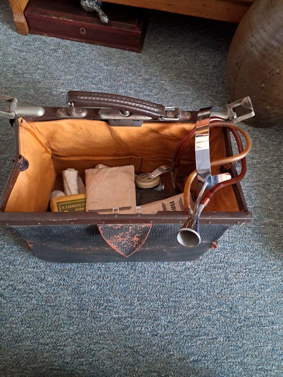 Oude Antieke Dokterstas met Inhoud (o.a.: Stethoscoop), Antiek en Kunst, Curiosa en Brocante, Verzenden
