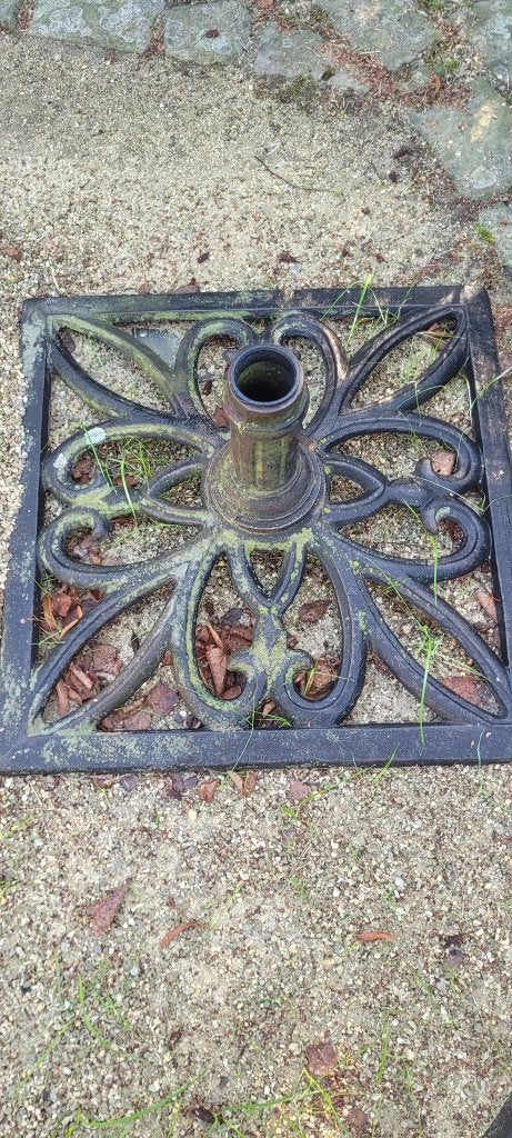 GEZOCHT!!! Deze gietijzeren zware parasolvoet, Tuin en Terras, Ophalen, Gebruikt, Minder dan 1 meter, Parasolvoet
