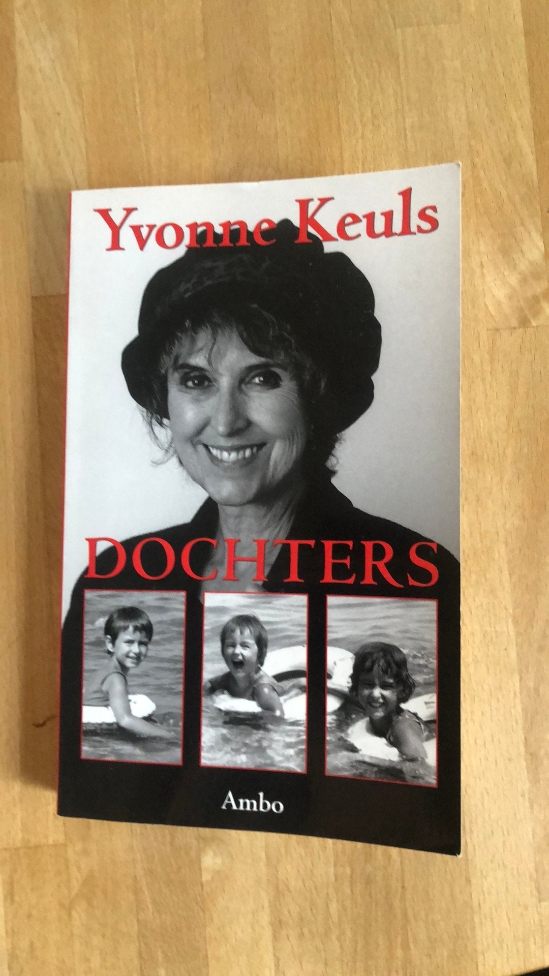 Dochters, Yvonne Keuls, Ophalen of Verzenden, Zo goed als nieuw