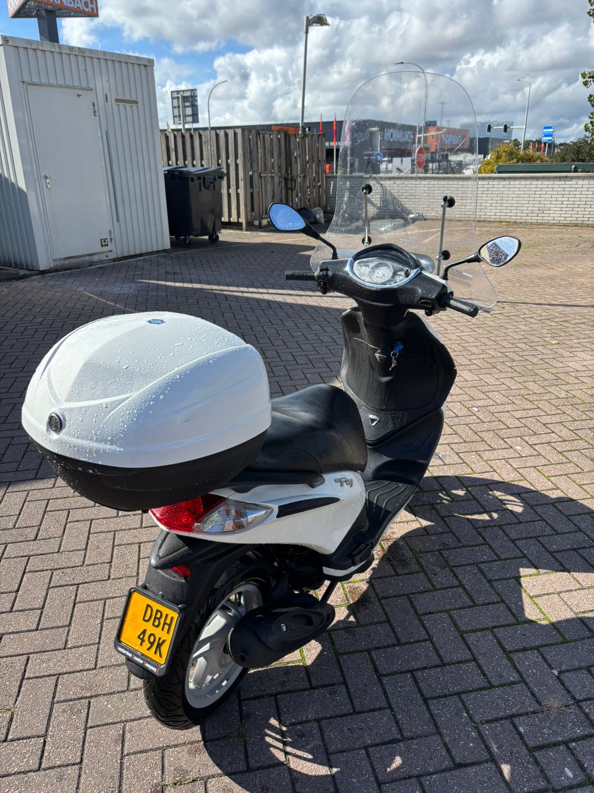 Foto 3 van Piaggio wit 2015