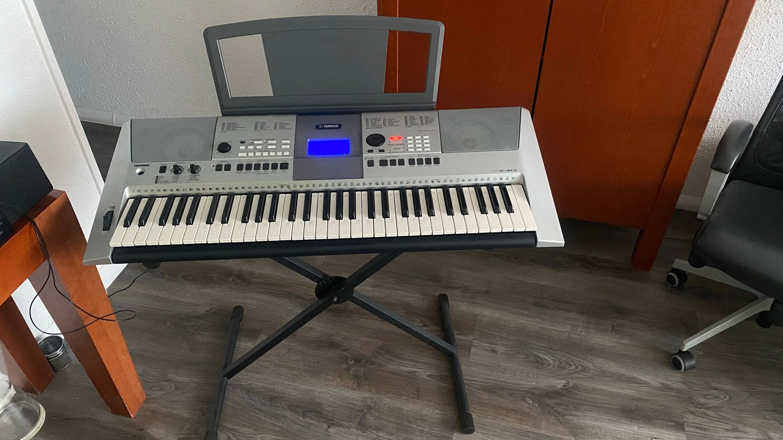 Yamaha PSR-E413 Keyboard., Muziek en Instrumenten, Keyboards, Ophalen, Yamaha, Aanslaggevoelig, 61 toetsen