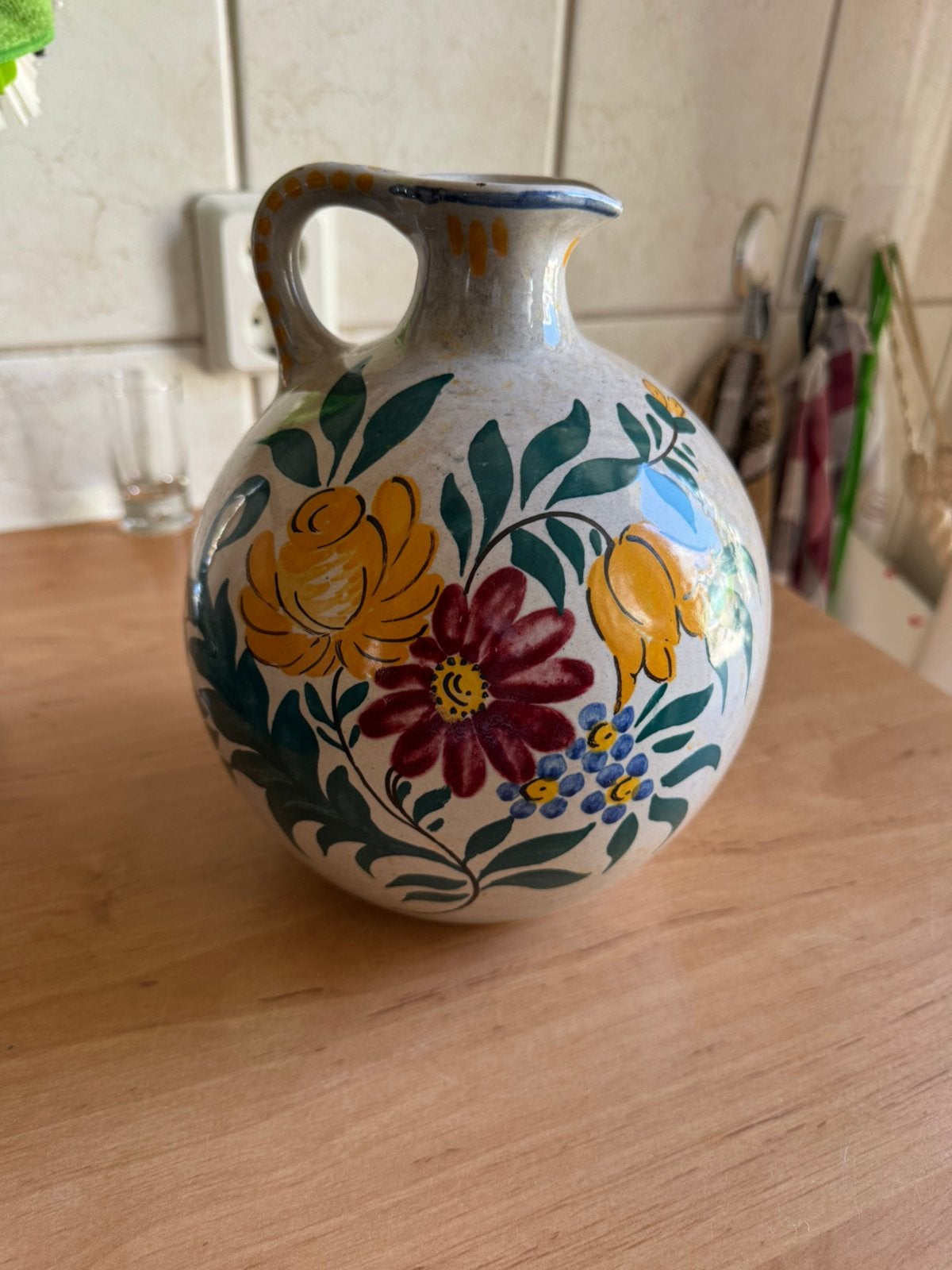 Kan beschilderd met Majolica-techniek, Ophalen