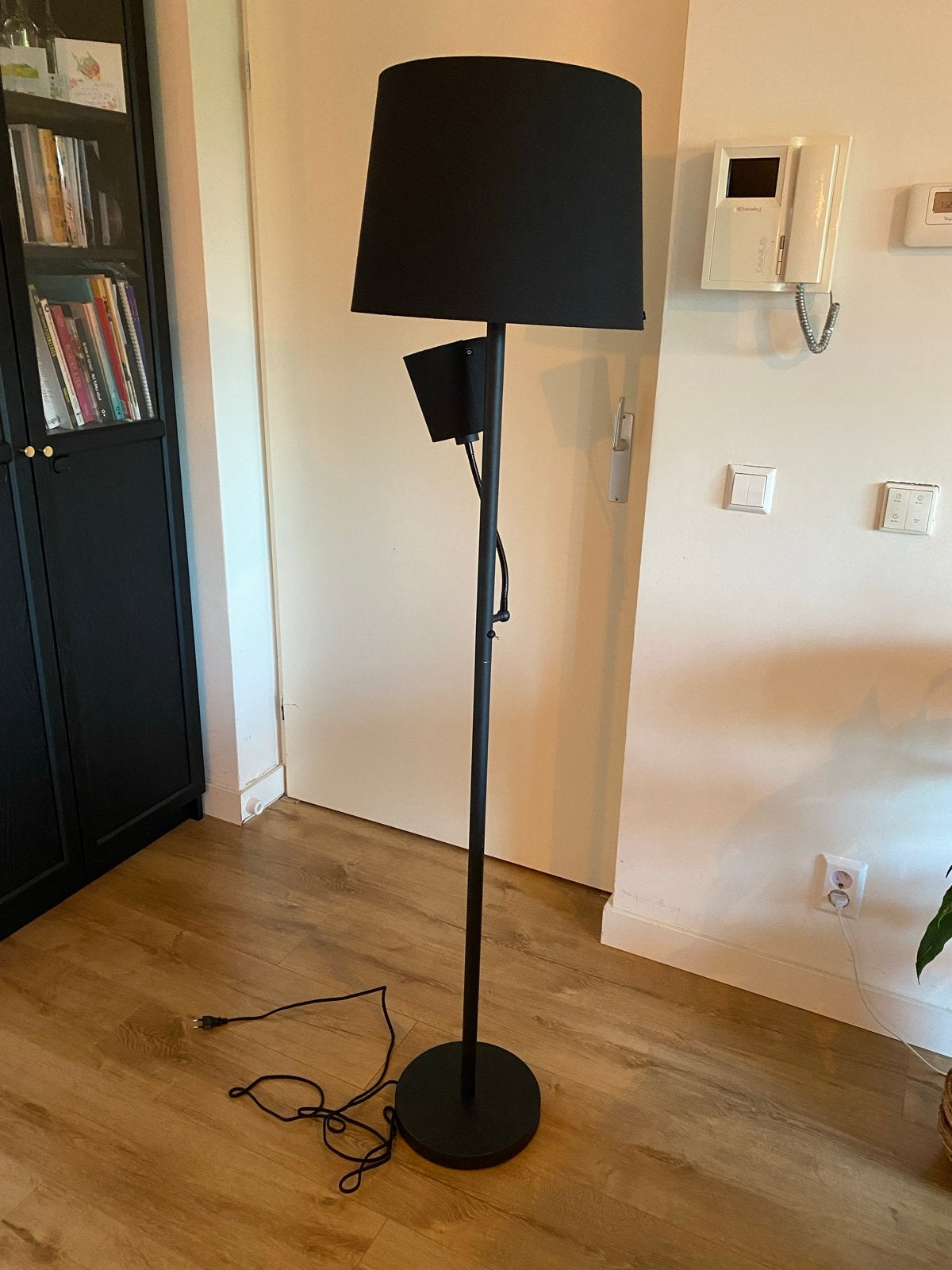 Zwarte vloerlamp met leeslampje en warm sfeerlicht, Ophalen, Gebruikt, E27 (groot), Metaal