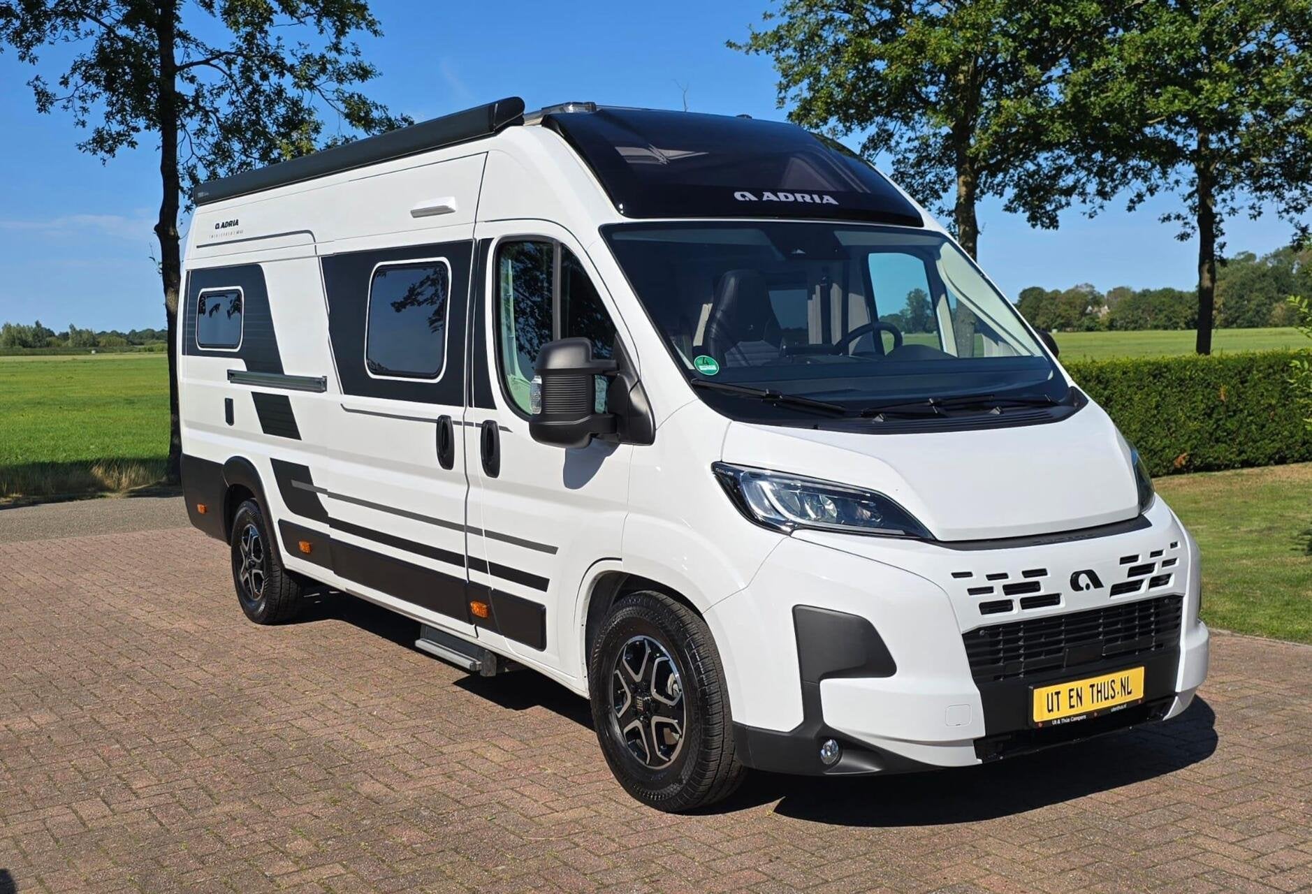 ➡️Adria Twin 640 SGX Supreme * 8tr automaat * 180PK, Caravans en Kamperen, Campers, Automaat, Bedrijf, Diesel, Adria