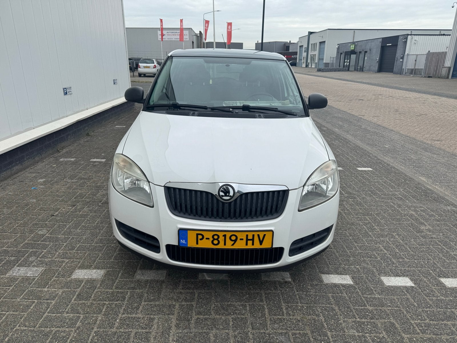 Skoda Fabia 1.2 51KW 2009 Wit zwart dak, Voorwielaandrijving, Stof, 40 €/maand, 4 cilinders