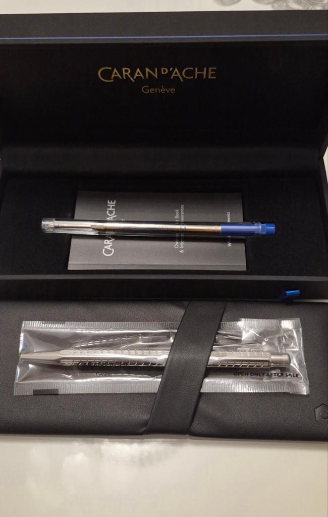 Brand New Caran d'Ache Genève Pen - Emil Frey Edition, Verzamelen, Pennenverzamelingen, Ophalen of Verzenden, Nieuw, Mont Blanc
