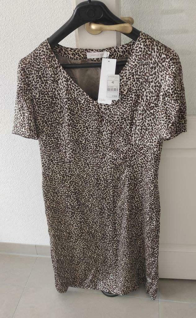 Nieuwe moderne elegante strakke "Zijden" jurk 42 merk "Julie, Kleding | Dames, Bruin, Maat 42/44 (L), Nieuw, Ophalen of Verzenden