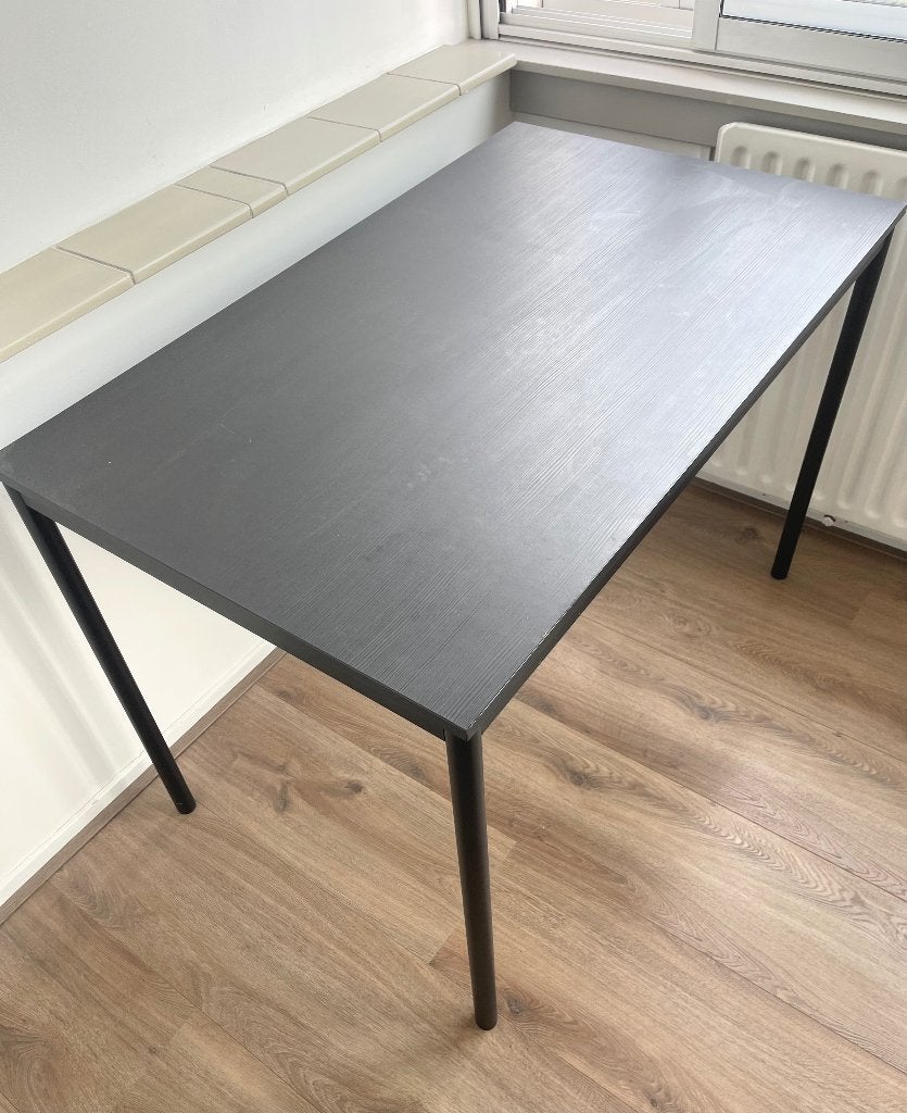IKEA SANDSBERG Bureau / Tafel Zwart 110x67x75 cm, Gebruikt, 50 tot 100 cm, 100 tot 150 cm, Modern