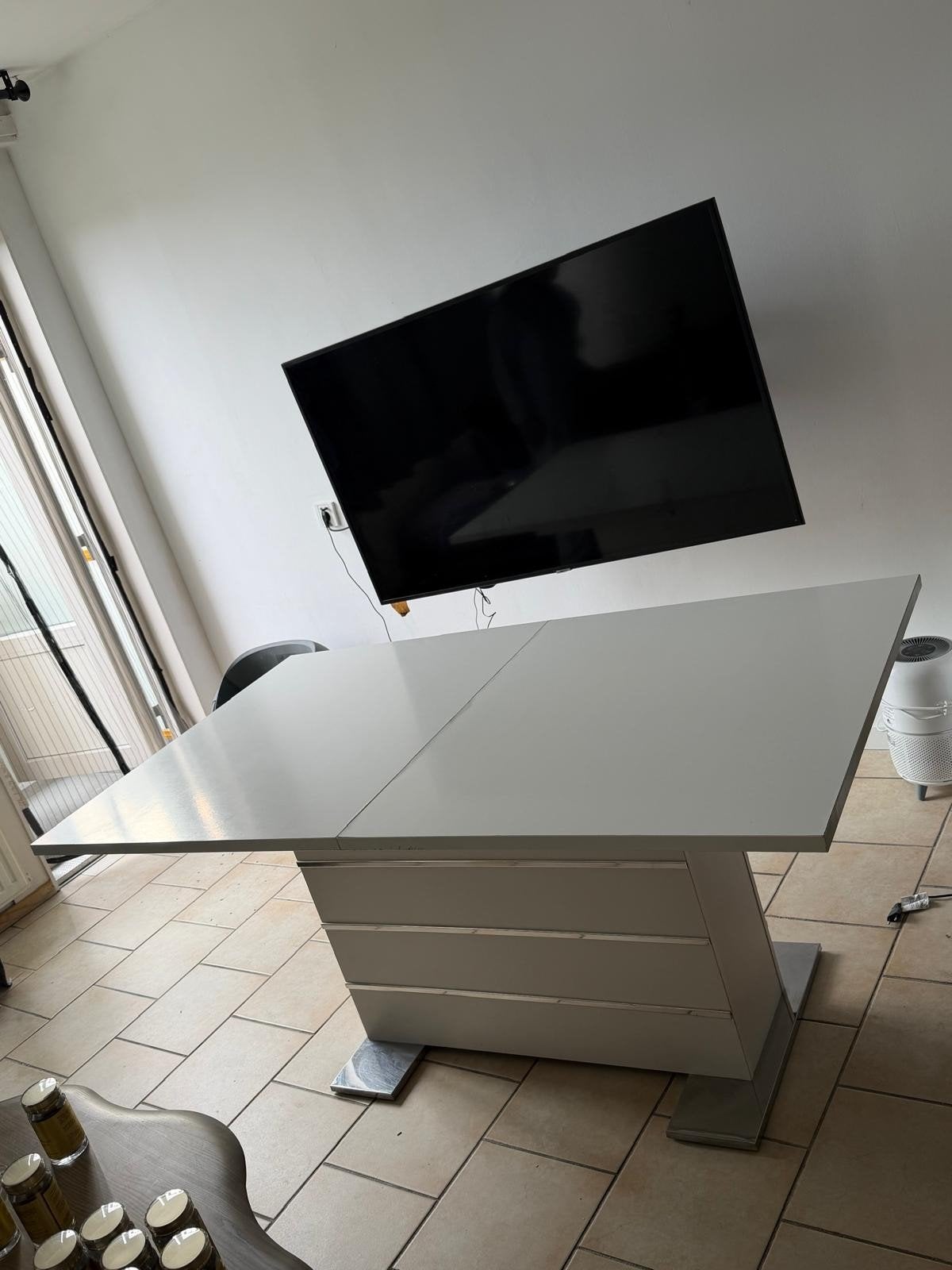 Uitschuifbare eettafel - Modern design, Huis en Inrichting, Ophalen, Overige materialen, Gebruikt, 100 tot 150 cm