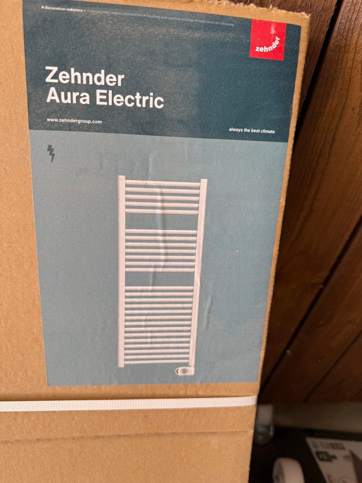 Zehnder Aura Electric handdoekradiator 300W wit, Doe-het-zelf en Verbouw, Radiator, Nieuw, Minder dan 60 cm, Ophalen of Verzenden