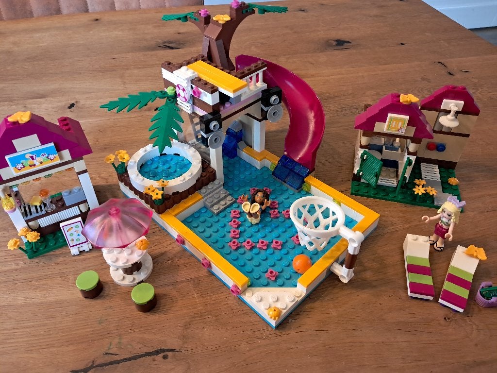 Lego Friends Heartlake zwembad, Lego, Inclusief instructies, Ophalen of Verzenden, Zo goed als nieuw