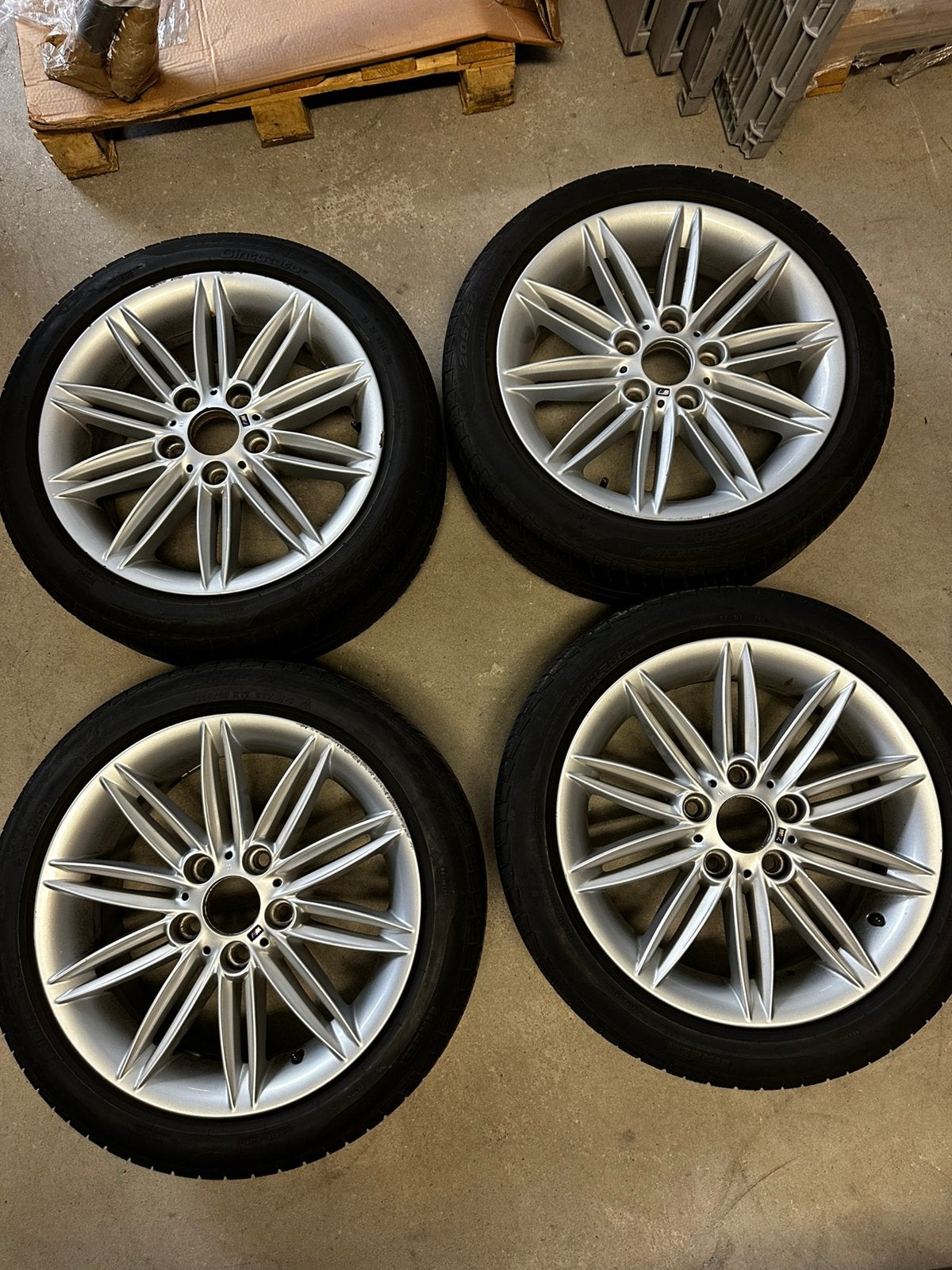 Wielset BMW 1-serie E87 E81 17" STYLE 207M 8040048, Ophalen, 17 inch, Band(en), Zomerbanden
