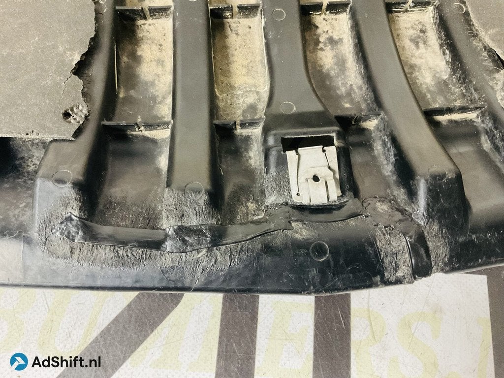 Bumperlip Mercedes C Klasse W205 A2055200100 Onderplaat 2-L3