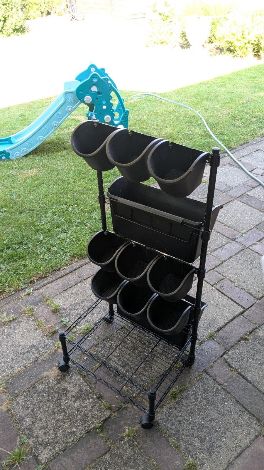 Verrijdbaar verticaal tuinrek met plantenbakken, Ophalen, Kunststof, Gebruikt, Balkon