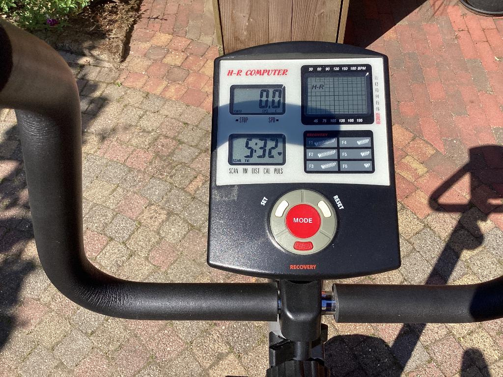 Hometrainer, Sport en Fitness, Fitnessapparatuur, Ophalen, Gebruikt, Hometrainer
