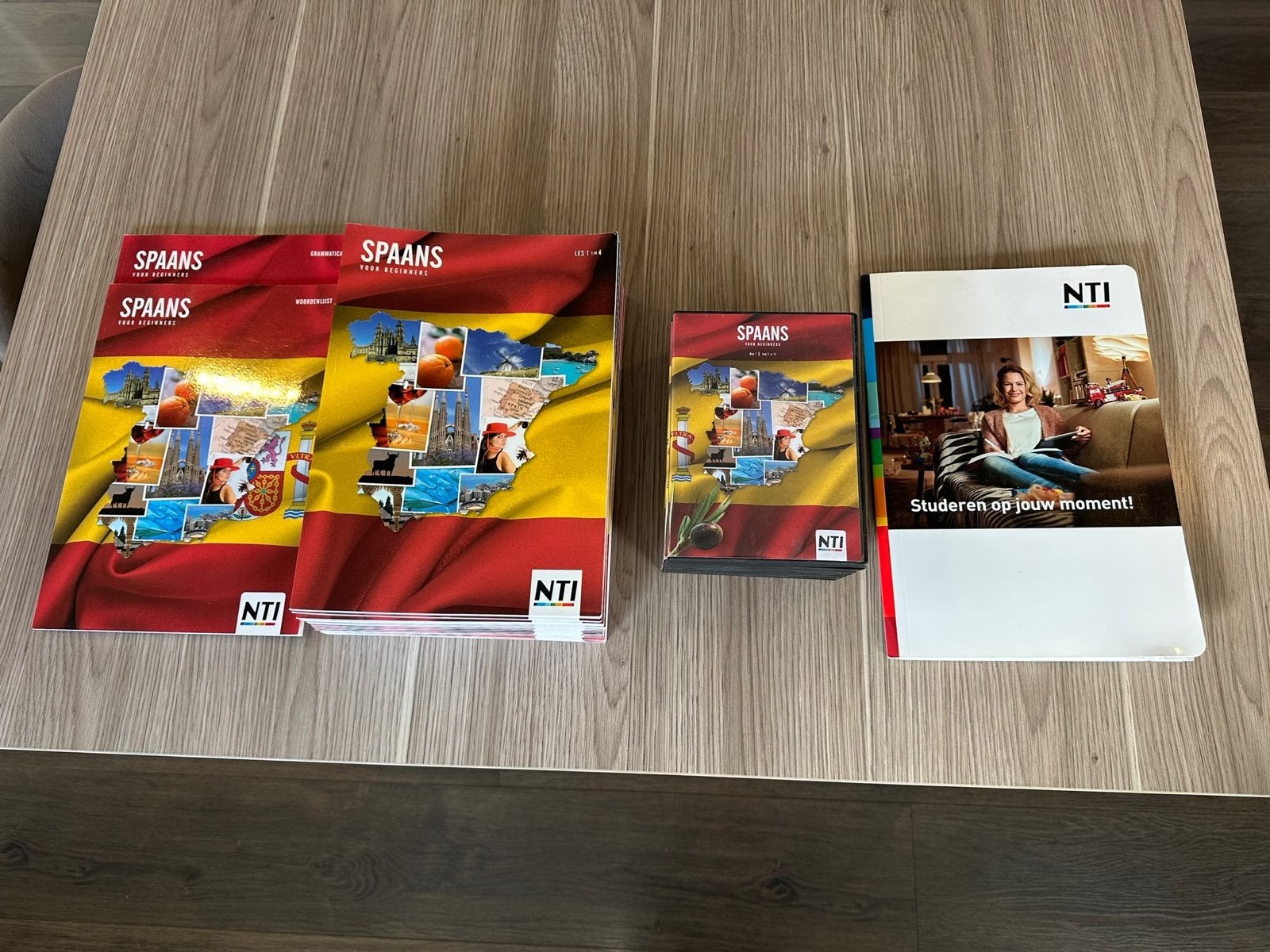 NTI Spaans voor Beginners Cursusmateriaal, Ophalen of Verzenden, Zo goed als nieuw, Non-fictie
