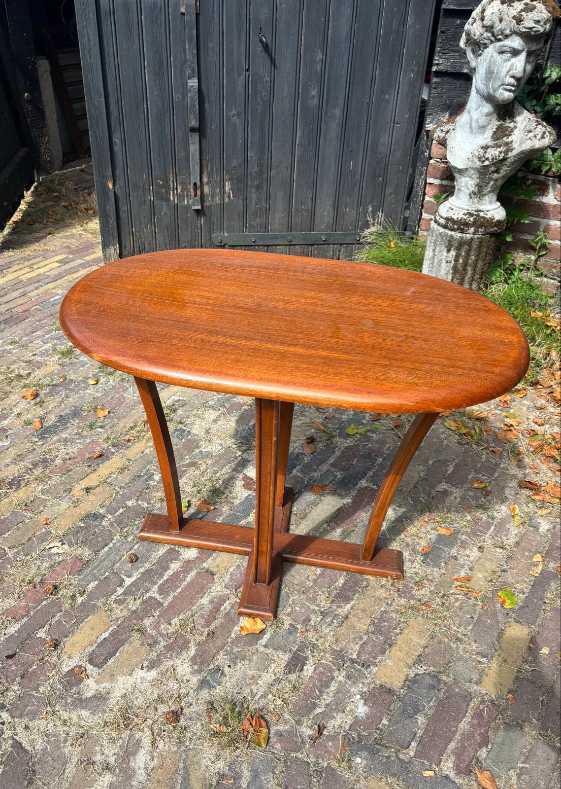 Ovale houten salontafel met gebogen poten, Antiek en Kunst, Ophalen