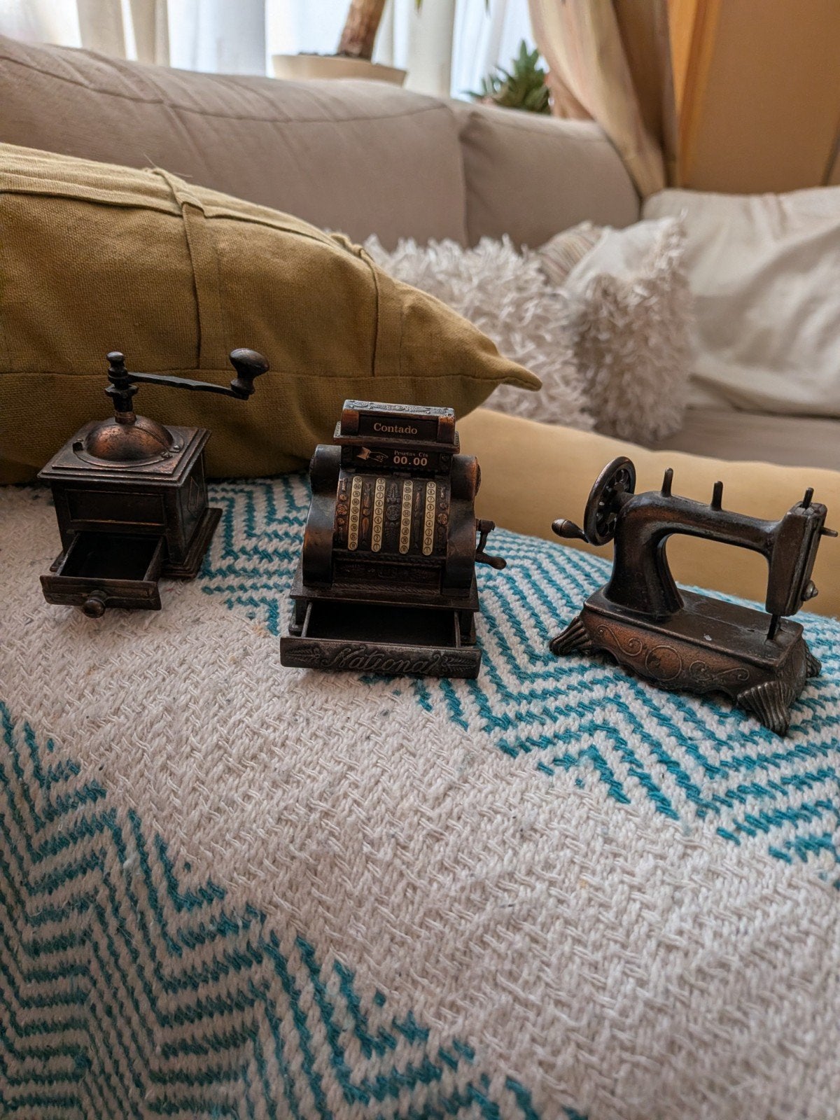 Vintage puntenslijpers set: naaimachine, kassa, koffiemolen, Antiek en Kunst, Verzenden