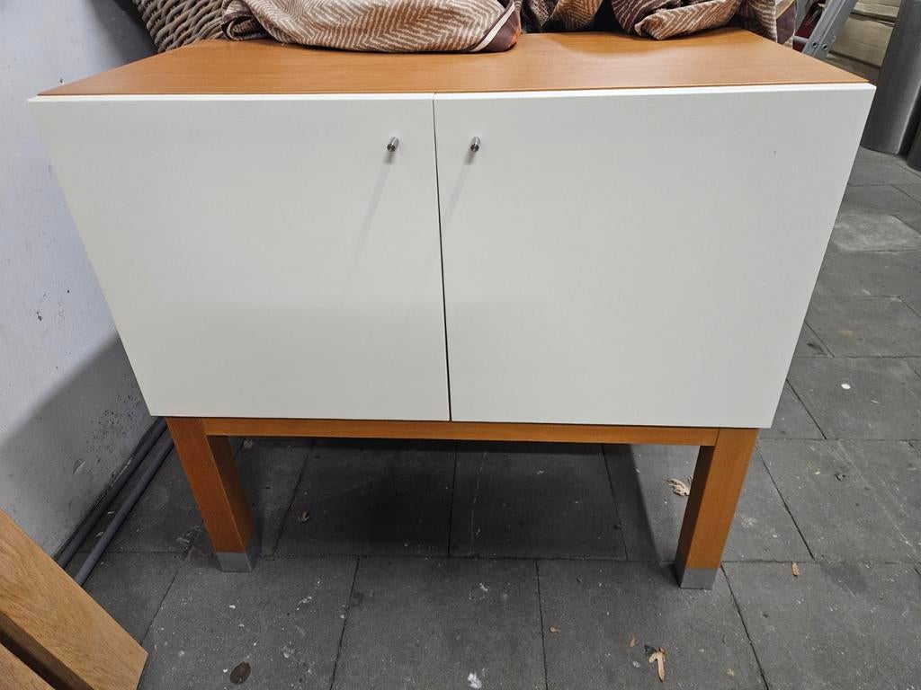 2x bijzet kastje nette staat, Ophalen of Verzenden, Zo goed als nieuw
