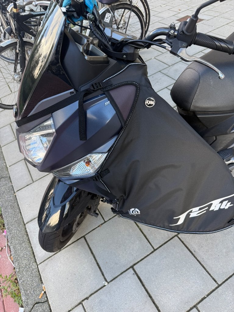 Sym jet14 bw 2024 (schade vrij) nog nieuw, Fietsen en Brommers, Ophalen, Overige modellen, Maximaal 45 km/u, Zo goed als nieuw