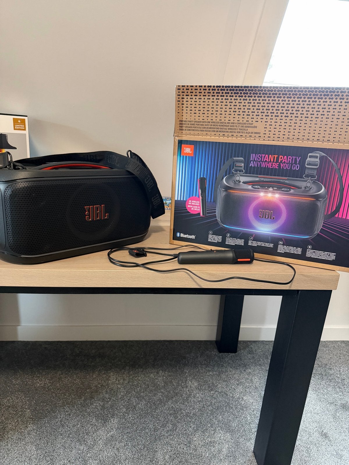 JBL PartyBox On-The-Go 2 met draadloze microfoon, Audio, Tv en Foto, Party speaker, Ophalen of Verzenden, Zo goed als nieuw, Bluetooth
