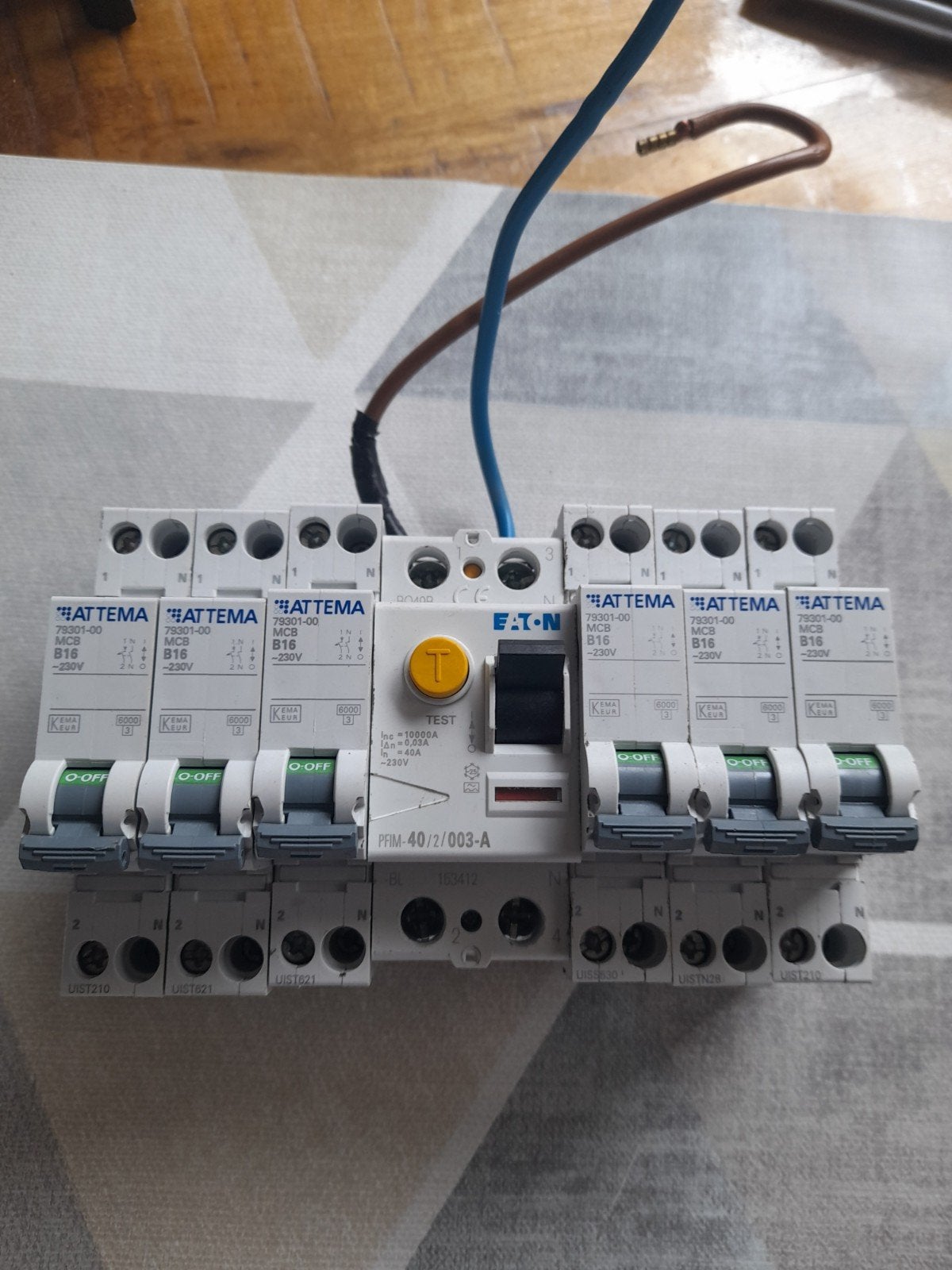 Attema en Eaton Installatiemateriaal, Ophalen, Zo goed als nieuw