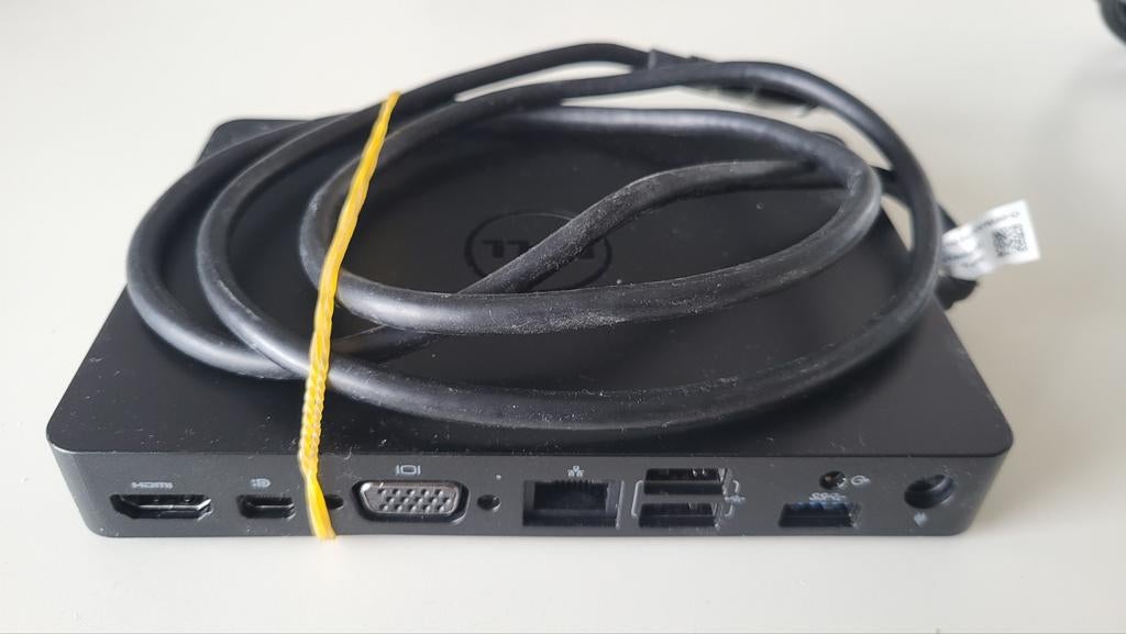 Dell WD15 USB-C Docking Station met 180W adapter, Ophalen of Verzenden, Zo goed als nieuw, Dell, Docking station
