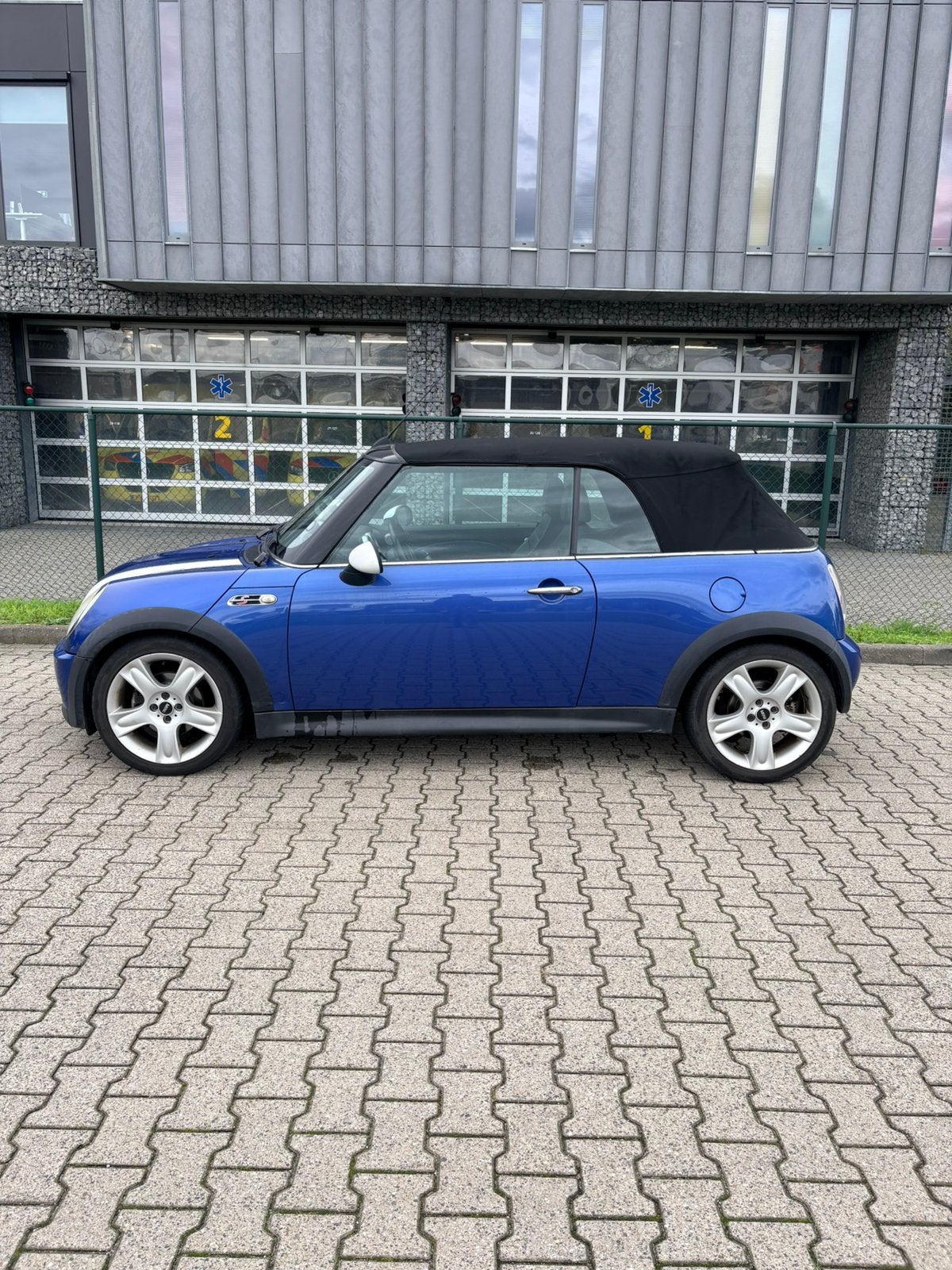 Mini 1.6 16V Cooper S Cabrio 2006 Blauw, Auto's, Voorwielaandrijving, 4 cilinders, Cabriolet, Handgeschakeld