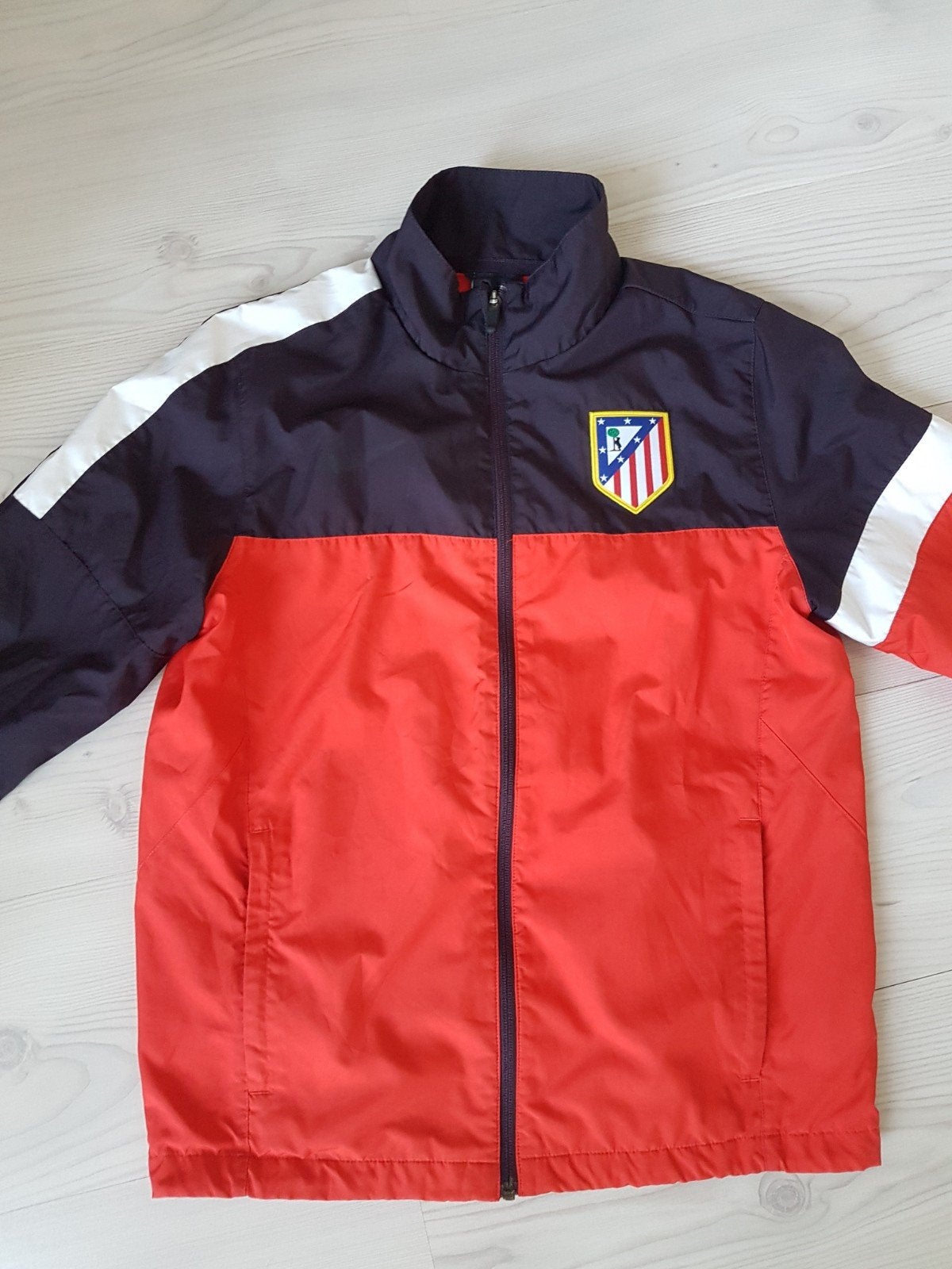 Atletico Madrid woven jack size small/medium, Ophalen of Verzenden, Zo goed als nieuw, Trainingspak