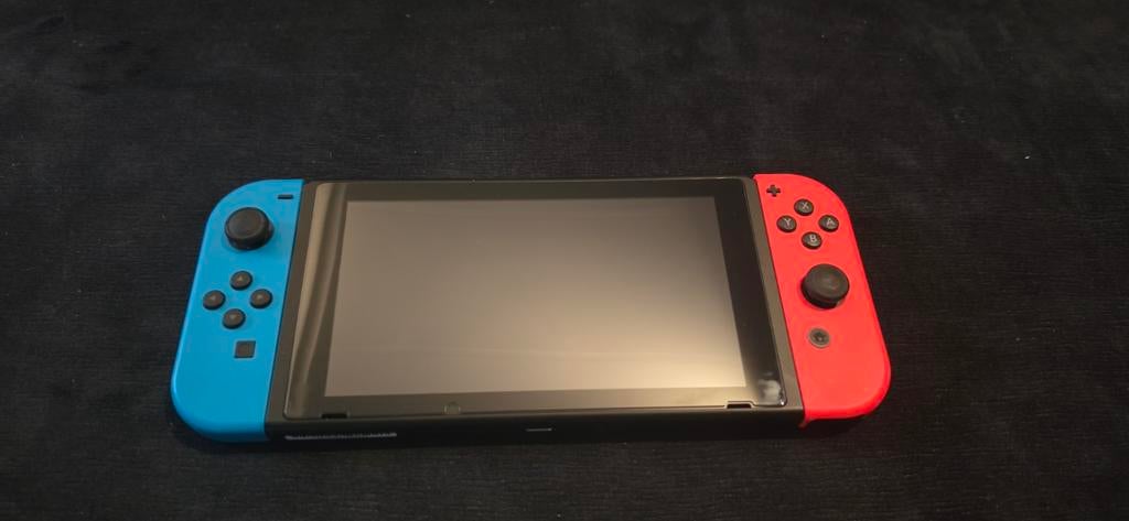Nintendo Switch - Blauw + Rood (2019), Spelcomputers en Games, Ophalen of Verzenden, Zo goed als nieuw, Met 2 controllers