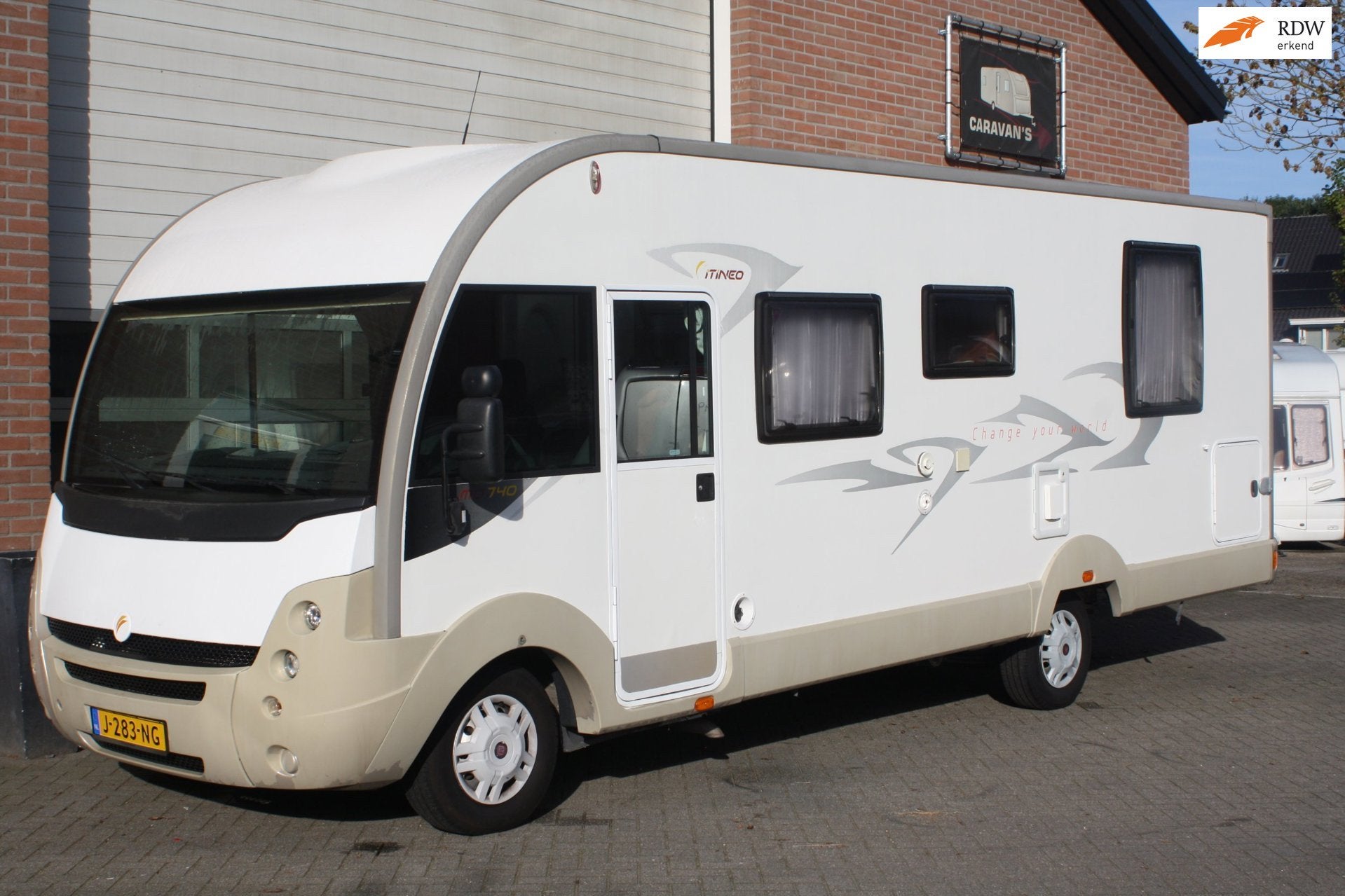 Itineo MD 740 Queens bed, Airco, Fietsendrager, Hef bed, Mid, Elektrische ramen, Airconditioning, Bedrijf, ABS