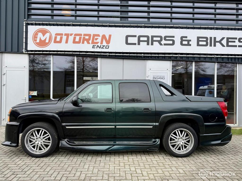 Chevrolet Avalanche 5.3 4WD 1500 UNIEK WIDEBODY KAMELEON LAK, Auto's, Automaat, 450 kg, Gebruikt, Zwart