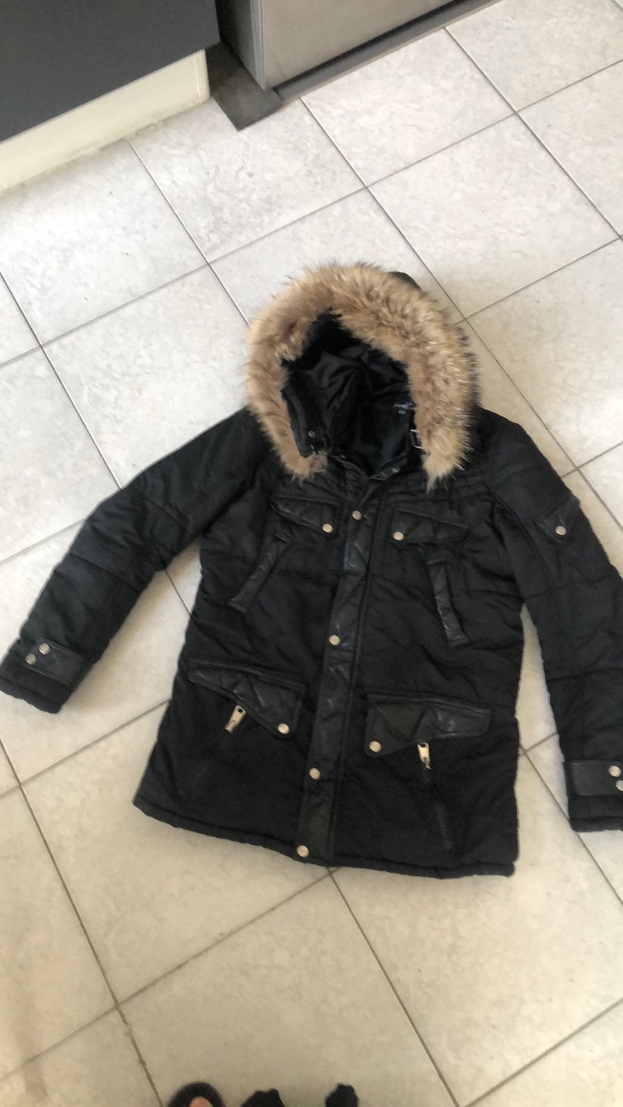 Frocella damesjas met bontekraag +Gratis tas  nieuw, Ophalen of Verzenden, Zo goed als nieuw, Maat 38/40 (M), Zwart