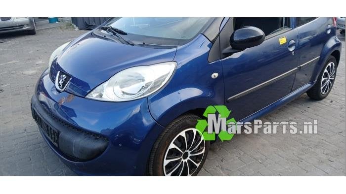 Scherm links-voor van een Peugeot 107 (KNR), Auto-onderdelen, Gebruikt, -, -, Ophalen of Verzenden