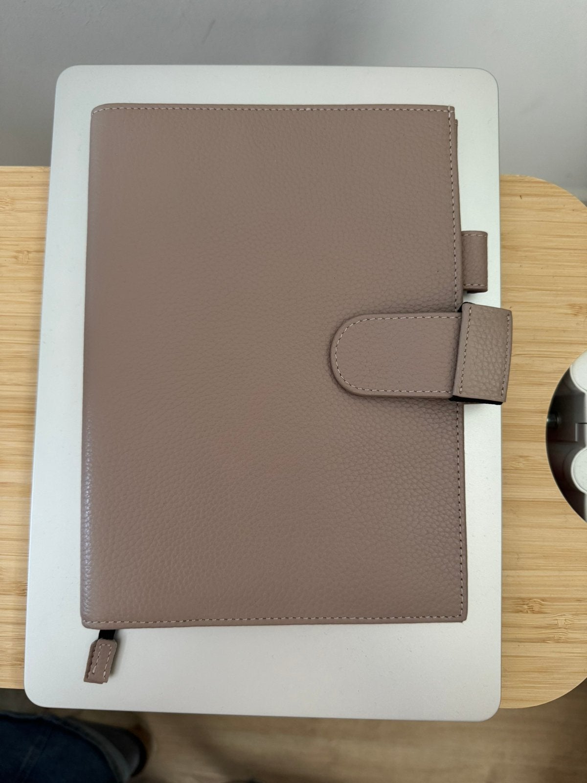 Moterm lederen agenda hoes A5 taupe, Diversen, Agenda's, Ophalen of Verzenden, Nieuw