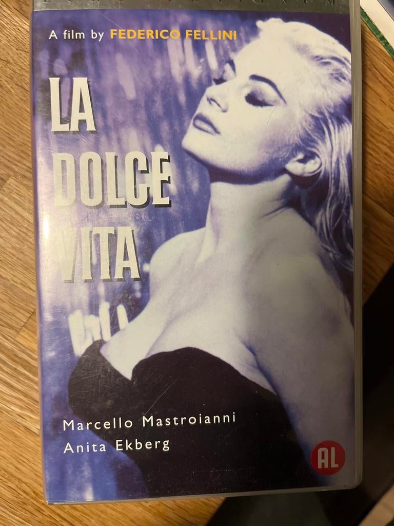 La Dolce Vita - Federico Fellini (VHS), Vanaf 12 jaar, Ophalen of Verzenden, Gebruikt