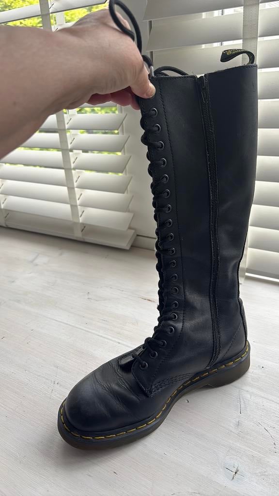 Zgan dr martens maat 41, Kleding | Dames, Schoenen, Ophalen, Zo goed als nieuw, Zwart